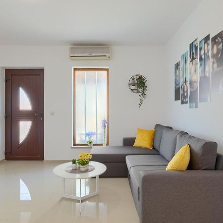 Apartment Christina Pola Esterno foto