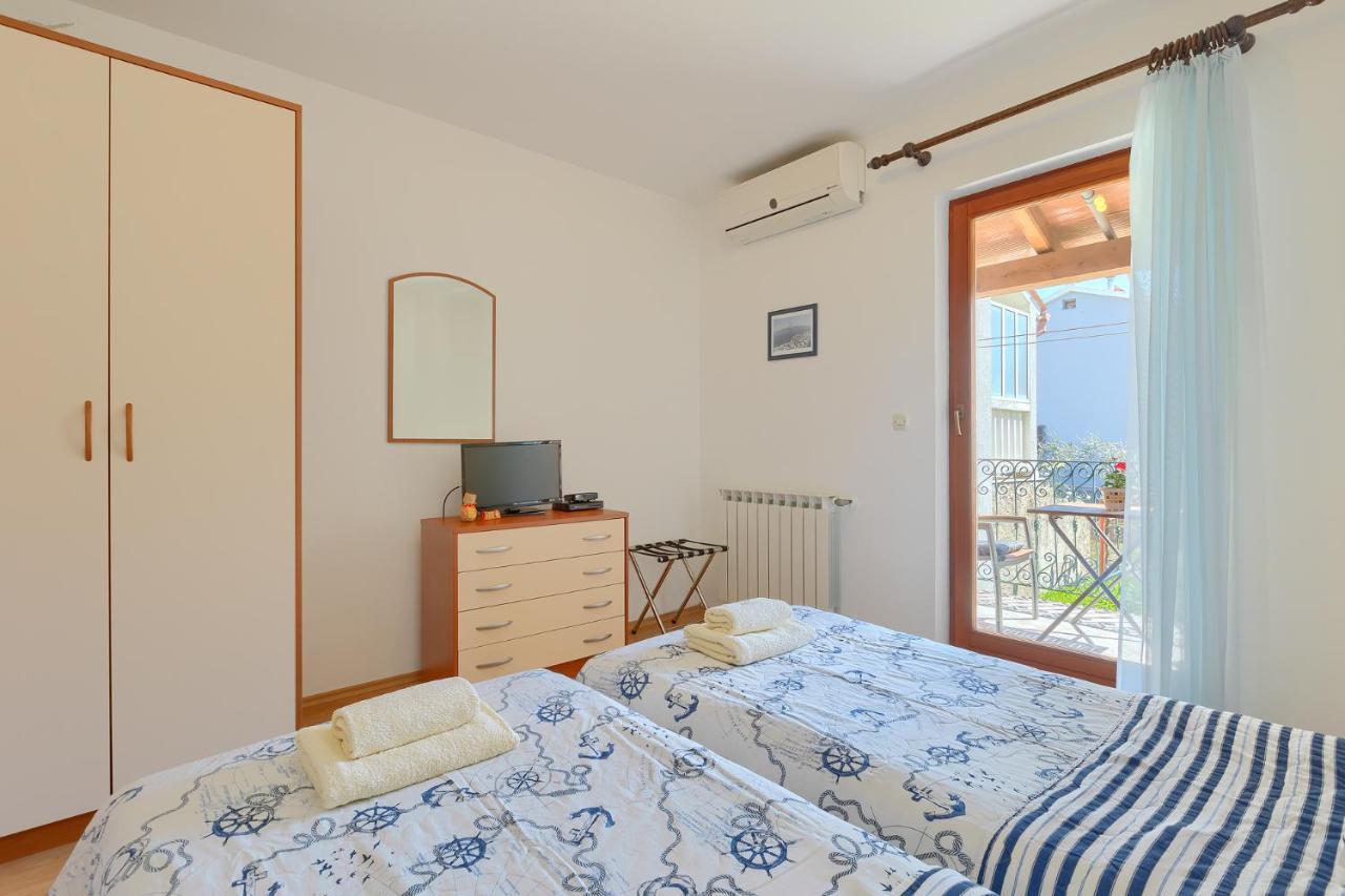 Apartment Christina Pola Esterno foto