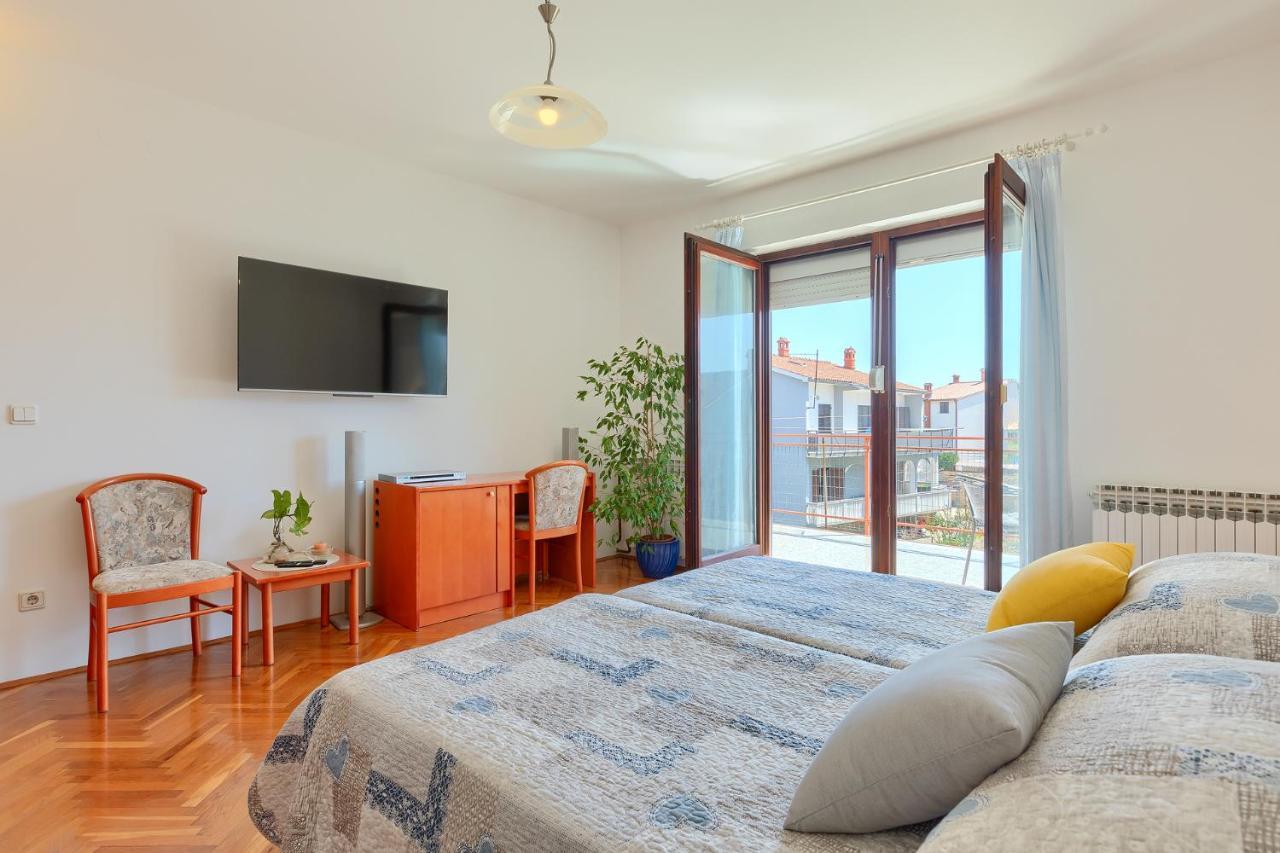 Apartment Christina Pola Esterno foto