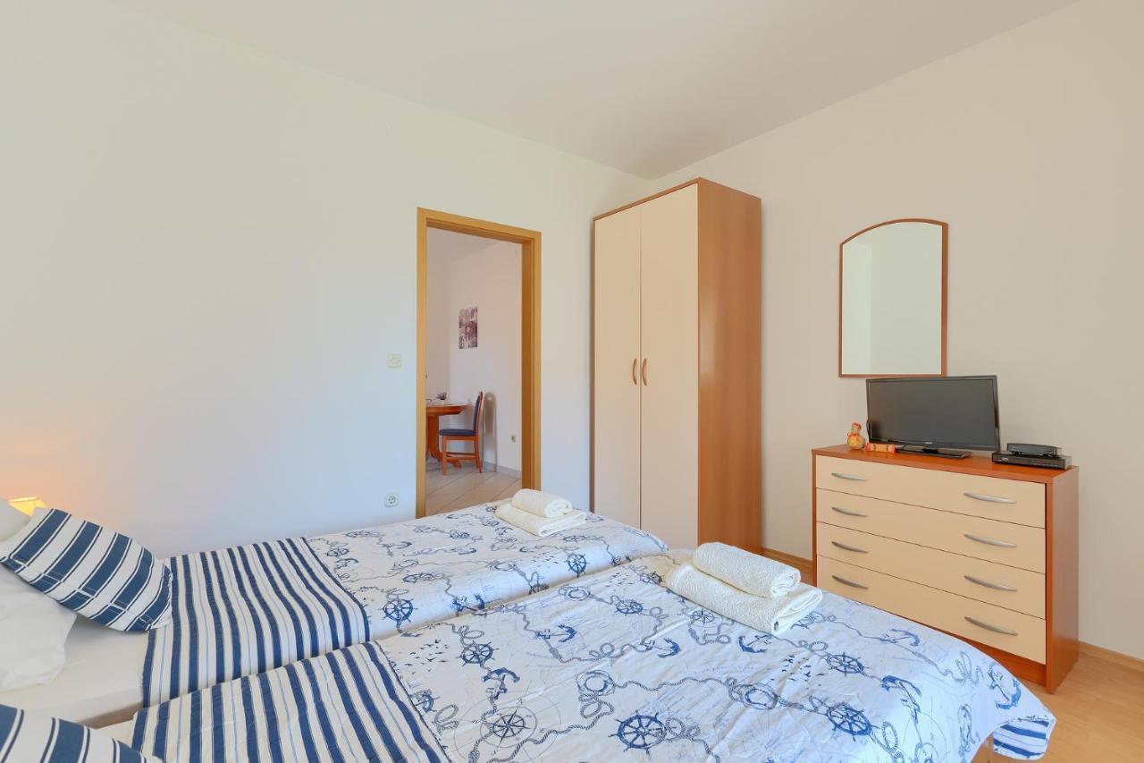 Apartment Christina Pola Esterno foto